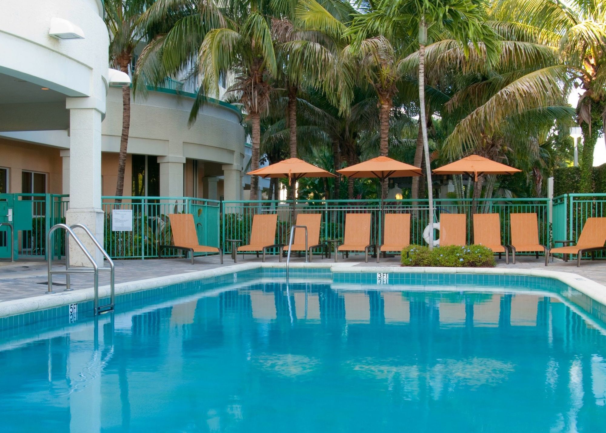 Courtyard By Marriott Fort Lauderdale Airport & Cruise Port Dania Beach Facilities photo